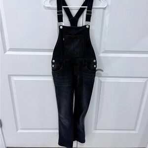 Levi’s girls size 14 black “Skyler” overalls